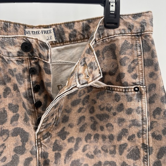 Free People We The Free Good Luck Mid-Rise Barrel Jeans Leopard Print Size 28 - Picture 6 of 12